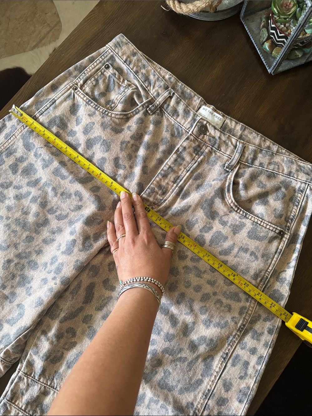 Free People We The Free Good Luck barrel jeans in a leopard print size 31 - Picture 7 of 16